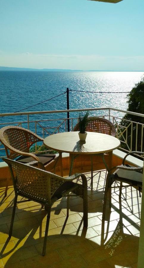 Anesis Seaview Apartment 2 Neos Marmaras Bagian luar foto