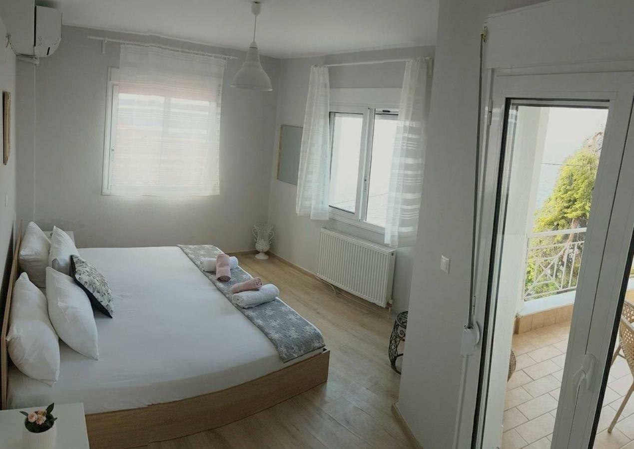 Anesis Seaview Apartment 2 Neos Marmaras Bagian luar foto